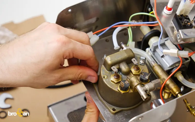 čerpadlo do kávovaru delonghi